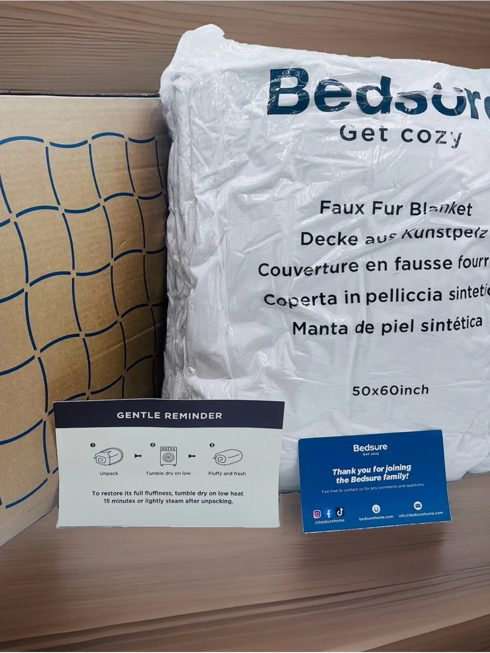 GentleSoft Bubble Faux Fur Throw Blanket Cream 50x60 New Open Box